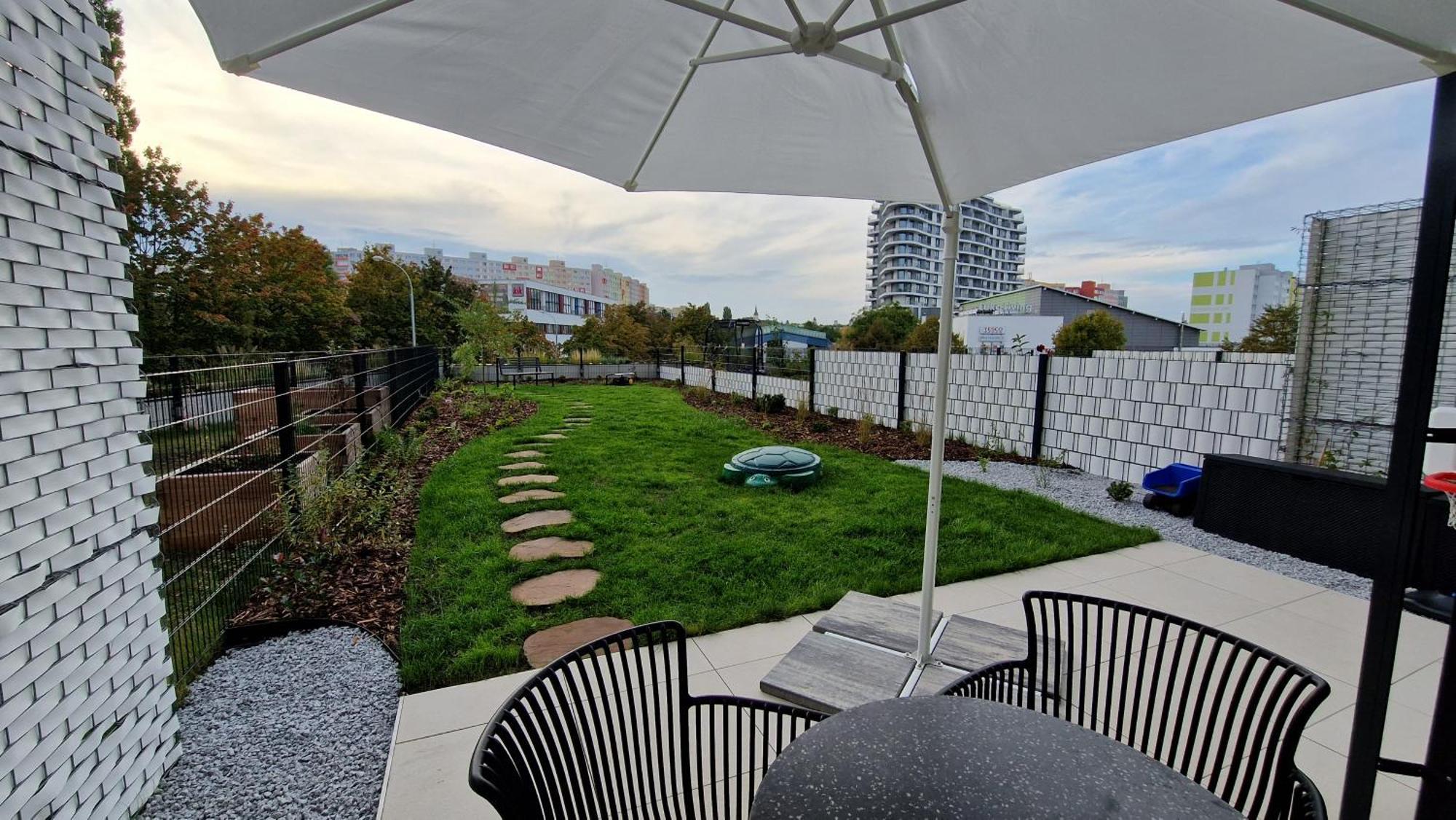 Beta Home - Garage, Air Condition, Garden, At Metro Prague Exterior photo